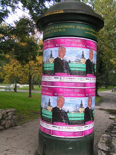 Kraków znów tonie w plakatach :)