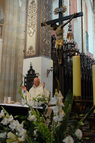 Liturgia Paschalna z udziałem zespołu SINE NOMINE w parafii pw. św. Andrzeja
