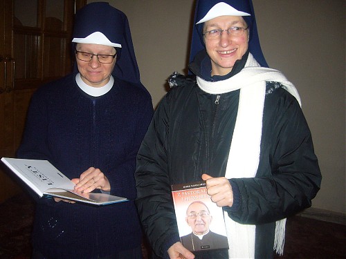 Kiermasz książek Wydawnictwa PETRUS w Krakowie w Parafii NMP Matki Kościoła