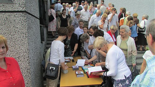 Nie maleje popularność książki ”Z pastorałem i humorem”