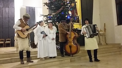 Pasterka z udziałem zespołu ”Sine Nomine” w parafii Wieliczka Krzyszkowice
